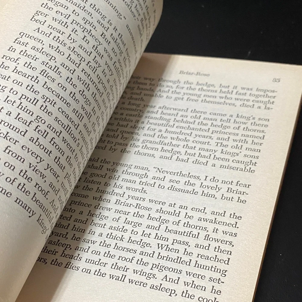 Vintage 1977 volume of Grinms’ Fairy Tales book